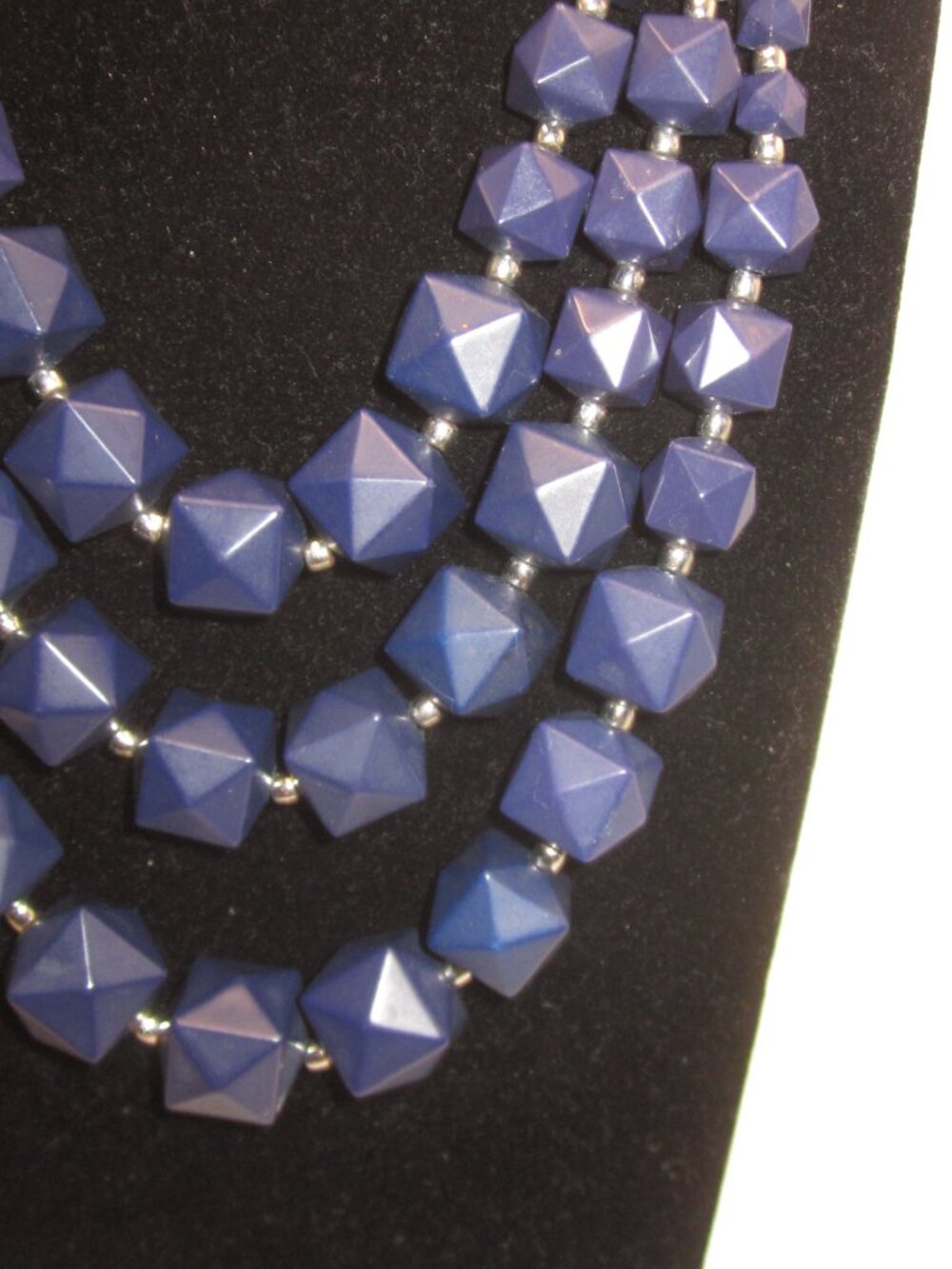 Charming Charlie Chunky Necklace Navy Blue Acrylic - Picture 2 of 4